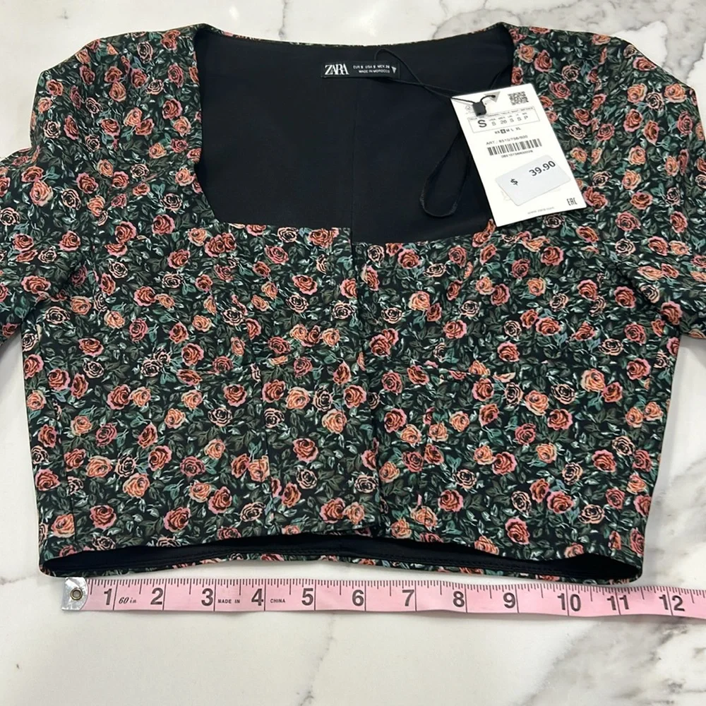 Zara New With Tags Long‎ Sleeve Floral Crop Top. Size S